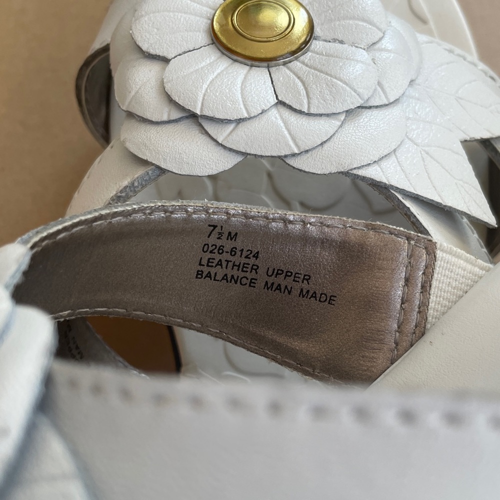 White Floral Slide Sandals with Gold Accent. The soft soles make your feet comf - Picture 5 of 7